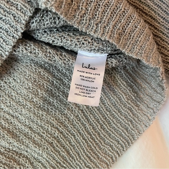 Lulu's Gray V-Neck Lightweight Sweater size XL - Picture 9 of 11